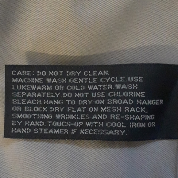 Claiborne Foamtech Jacket - Picture 16 of 16